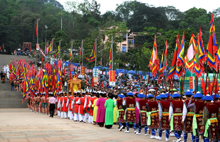 ພິທີໄຫວ້ອາໄລບັນດາເຈົ້າຊີວິດຮຸ່ງ - ງານບຸນວິຫານຮຸ່ງ 2014